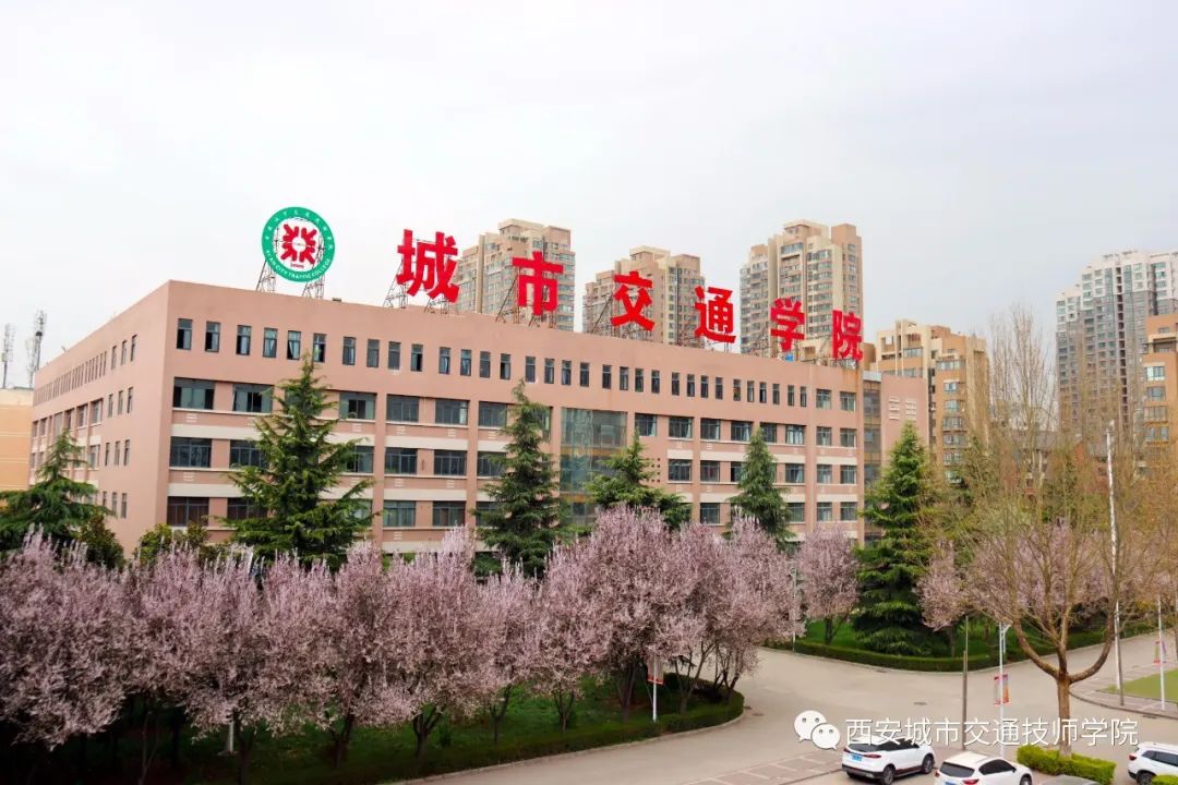 满园春色藏不住，最美校园三月天