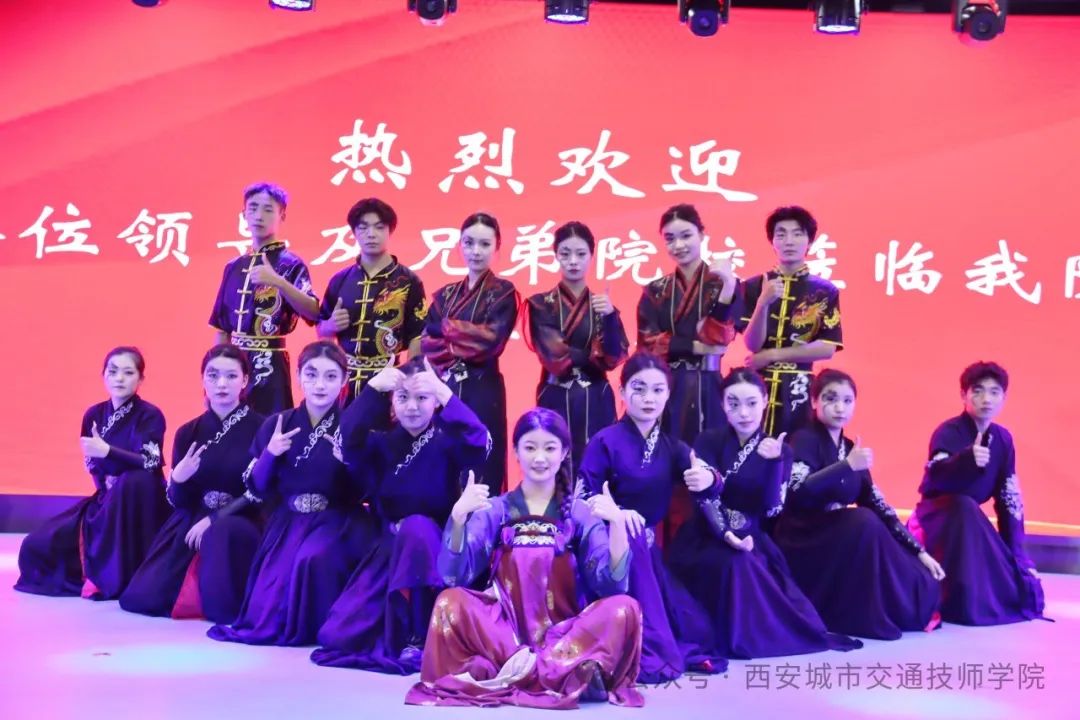 <b>【喜讯】荣耀加冕！</b>